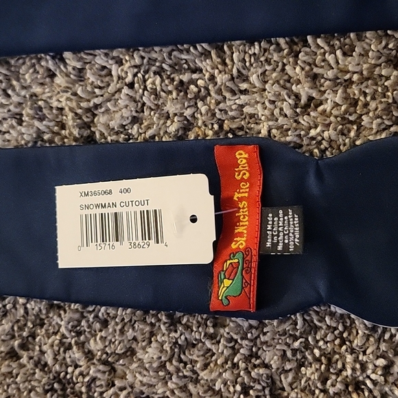 Snowman Cutout Let it Snow tie - Picture 2 of 4